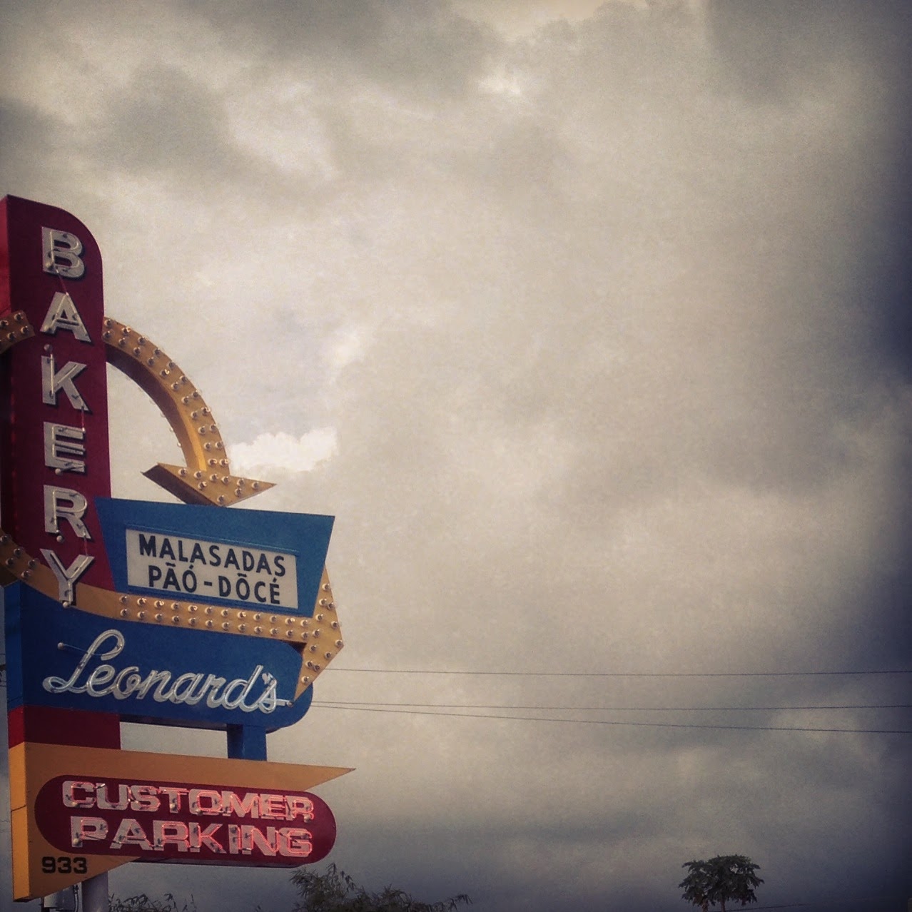 Leonard's Bakery iconic neon BAKERY MALASADAS sign